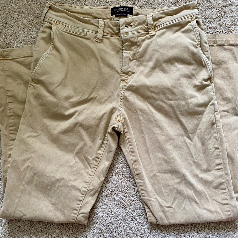 American Eagle Outfitters Tan Flex Khakis 30x32